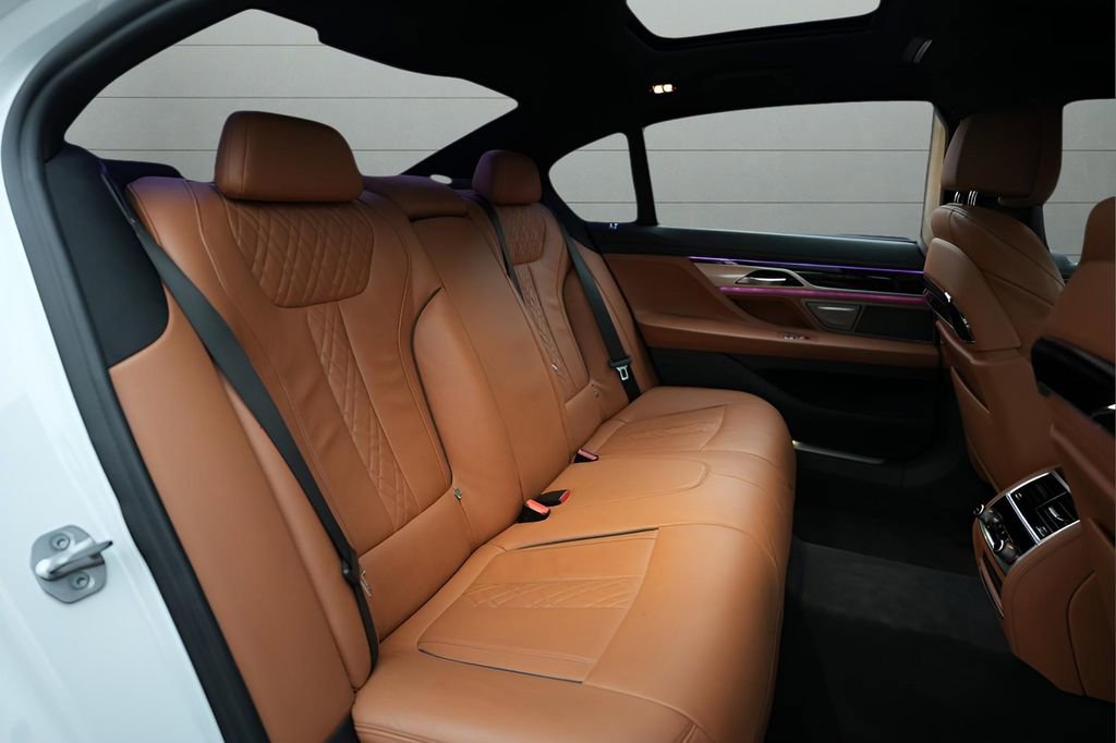 Used 2022 BMW 745e xDrive w/ M Sport Package image 29