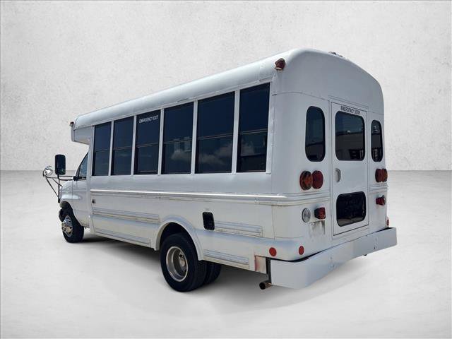 Used 2002 Ford E-450 and Econoline 450 RWD image 3