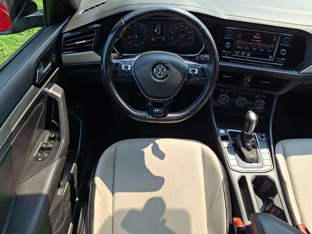 Used 2019 Volkswagen Jetta R-Line FWD image 11