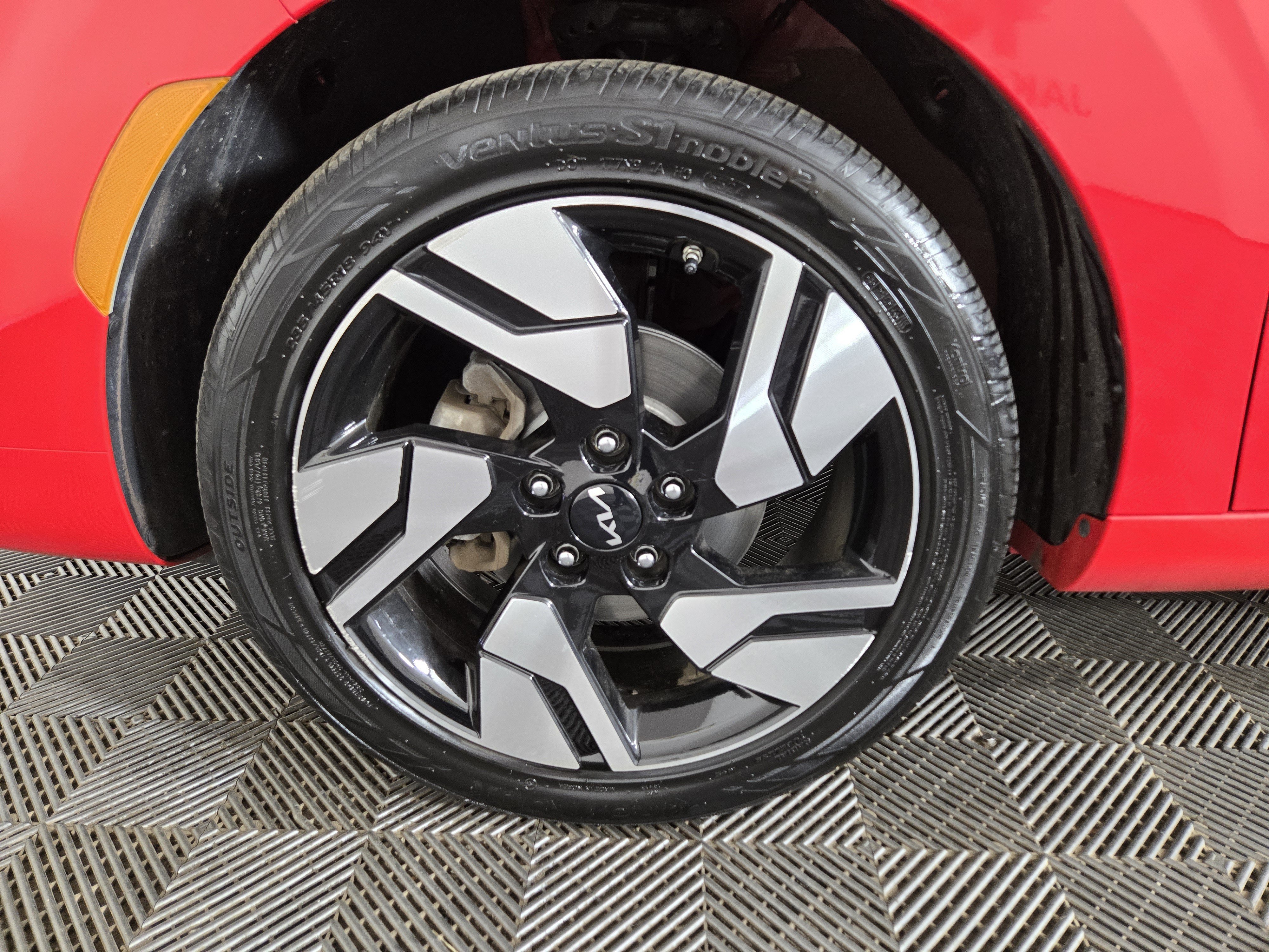 Used 2025 Kia Soul GT-Line w/ GT-Line Technology Package FWD image 34