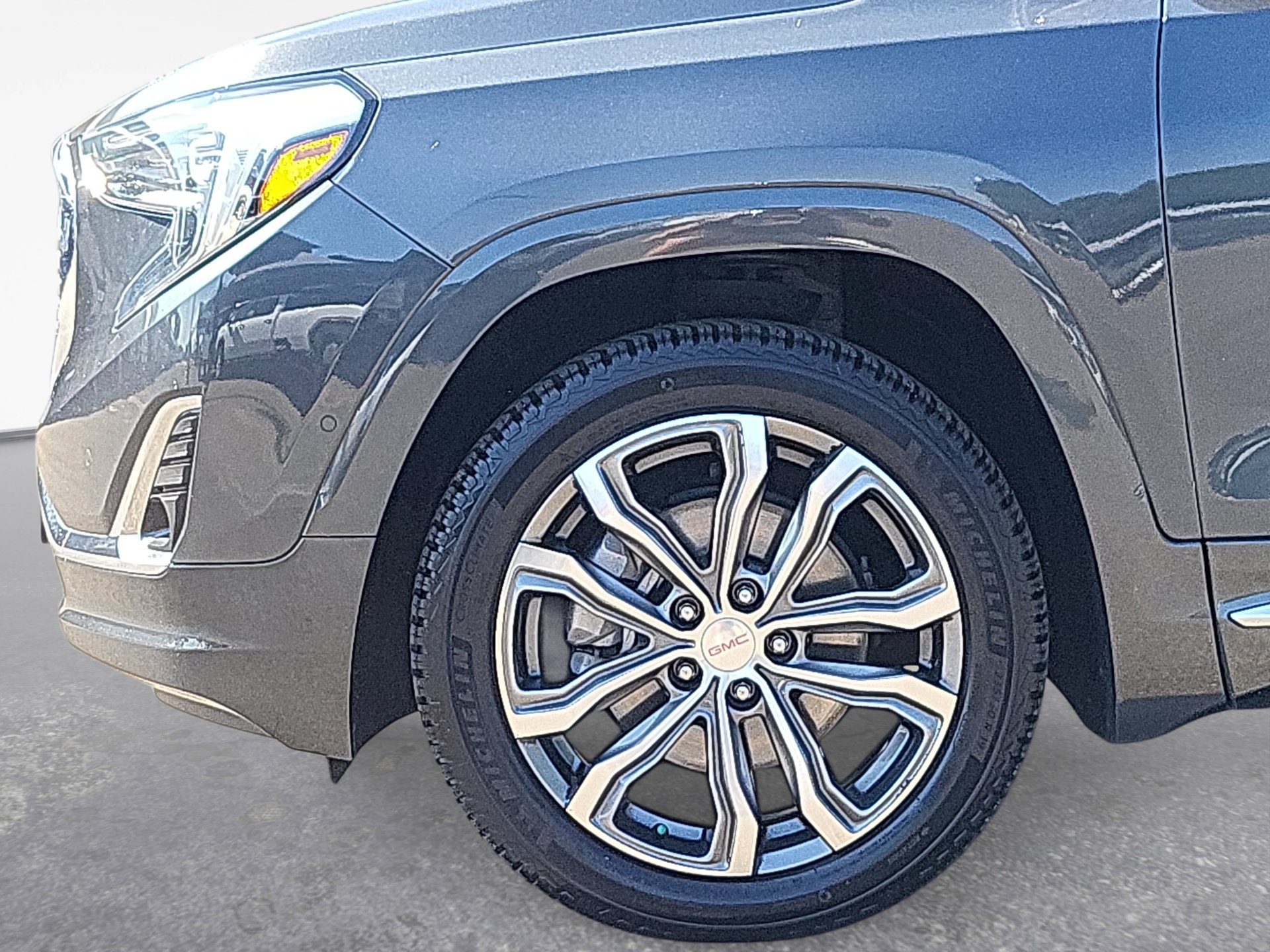 Certified 2018 GMC Terrain Denali w/ Advanced Safety Package AWD/4WD image 17