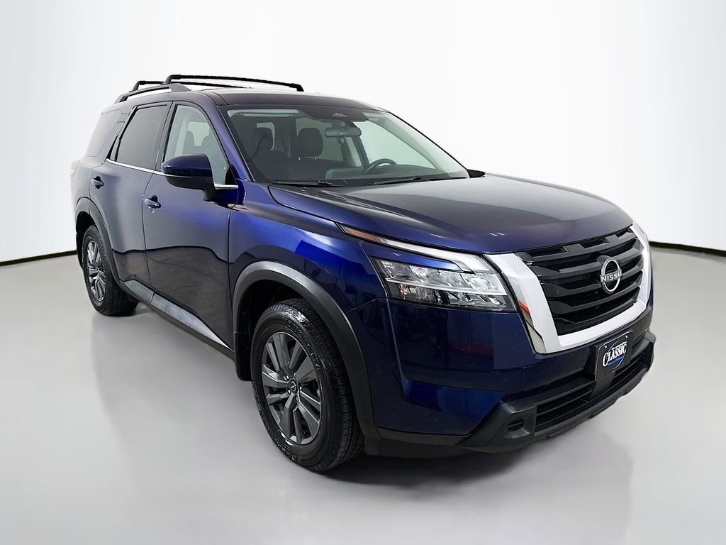 Used 2022 Nissan Pathfinder SV image 1