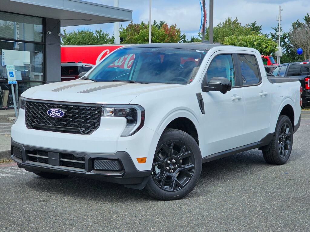 New 2026 Ford Maverick Lariat w/ Black Appearance Package