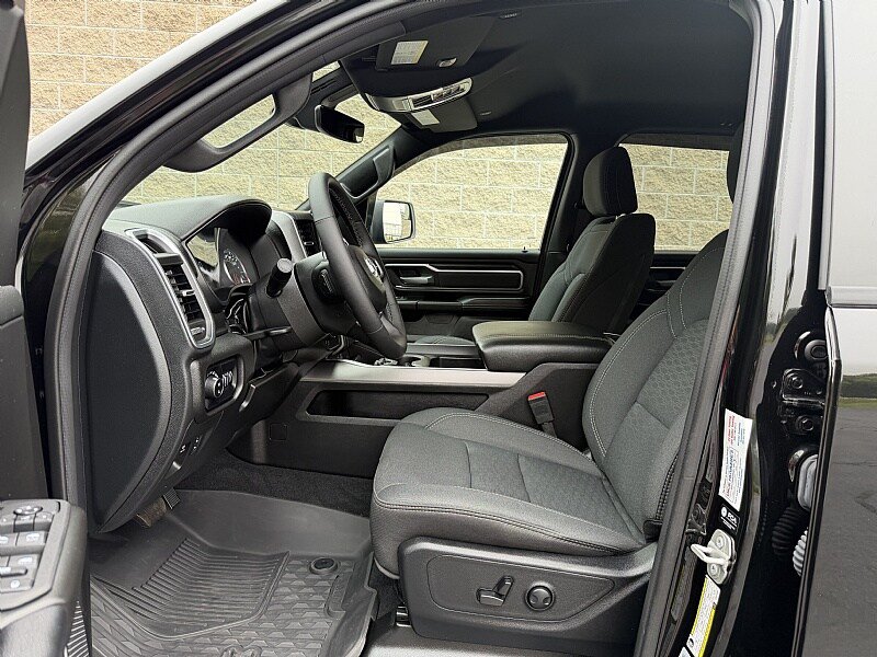 Used 2025 RAM 1500 Big Horn AWD/4WD image 24