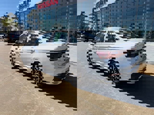 Used 2025 Volkswagen Jetta Sport image 3