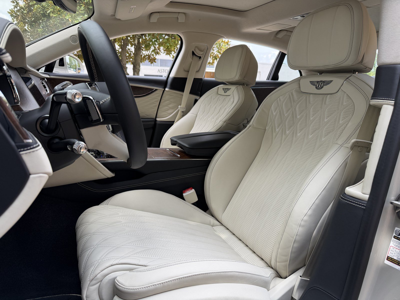 Used 2026 Bentley Flying Spur Azure AWD/4WD image 17