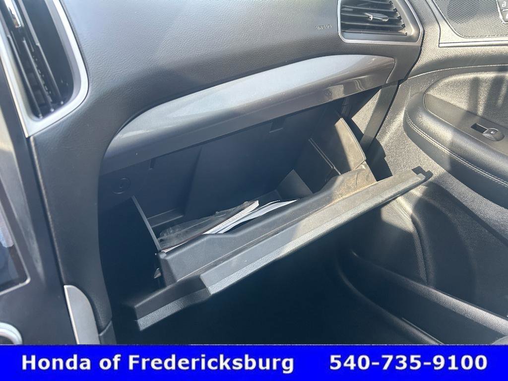 Used 2022 Ford Edge SE w/ Black Appearance Package image 24