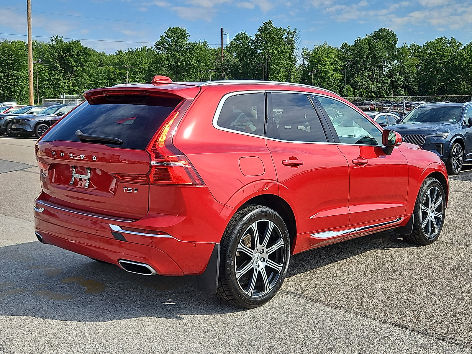 Used 2018 Volvo XC60 T5 Inscription w/ Vision Package AWD/4WD image 6