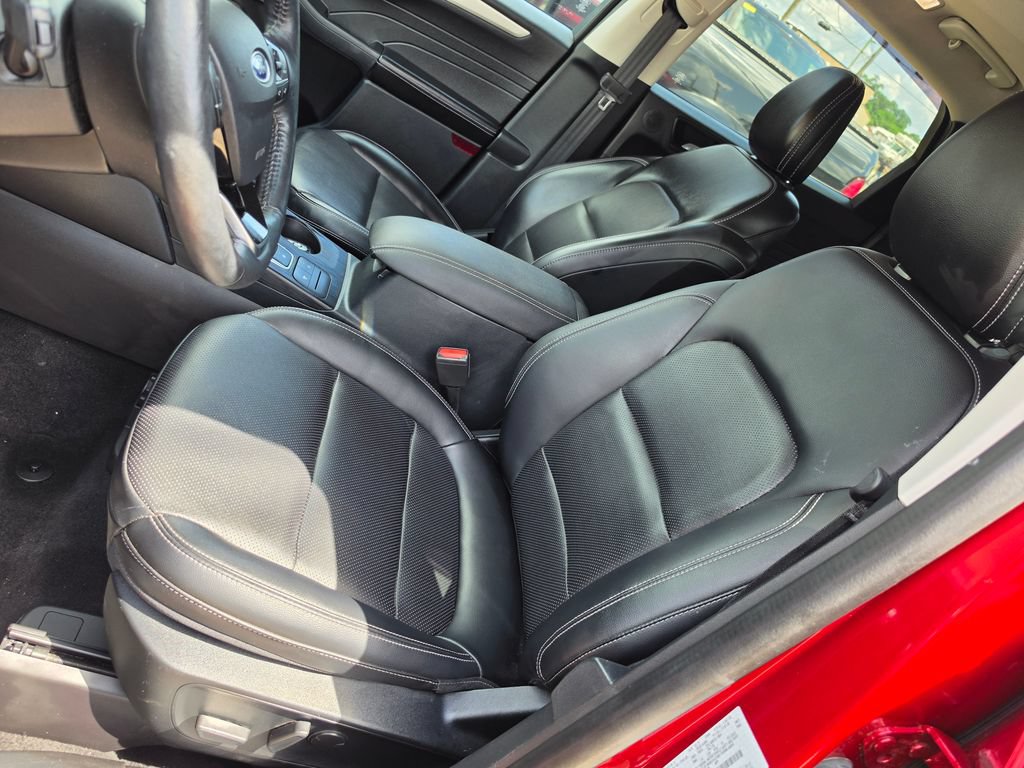 Used 2021 Ford Escape SEL w/ Technology Package FWD image 6