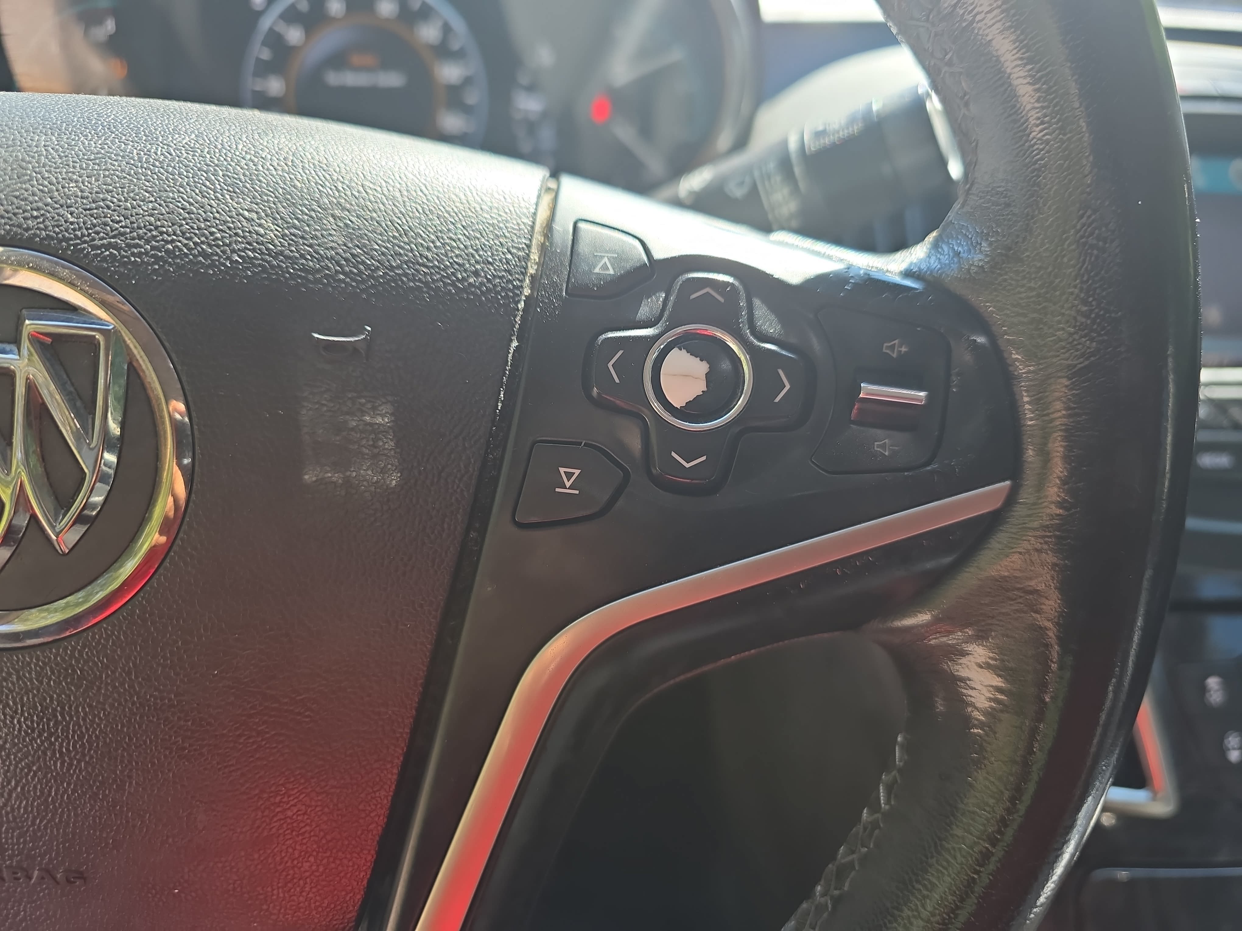 Used 2015 Buick LaCrosse Leather FWD image 17