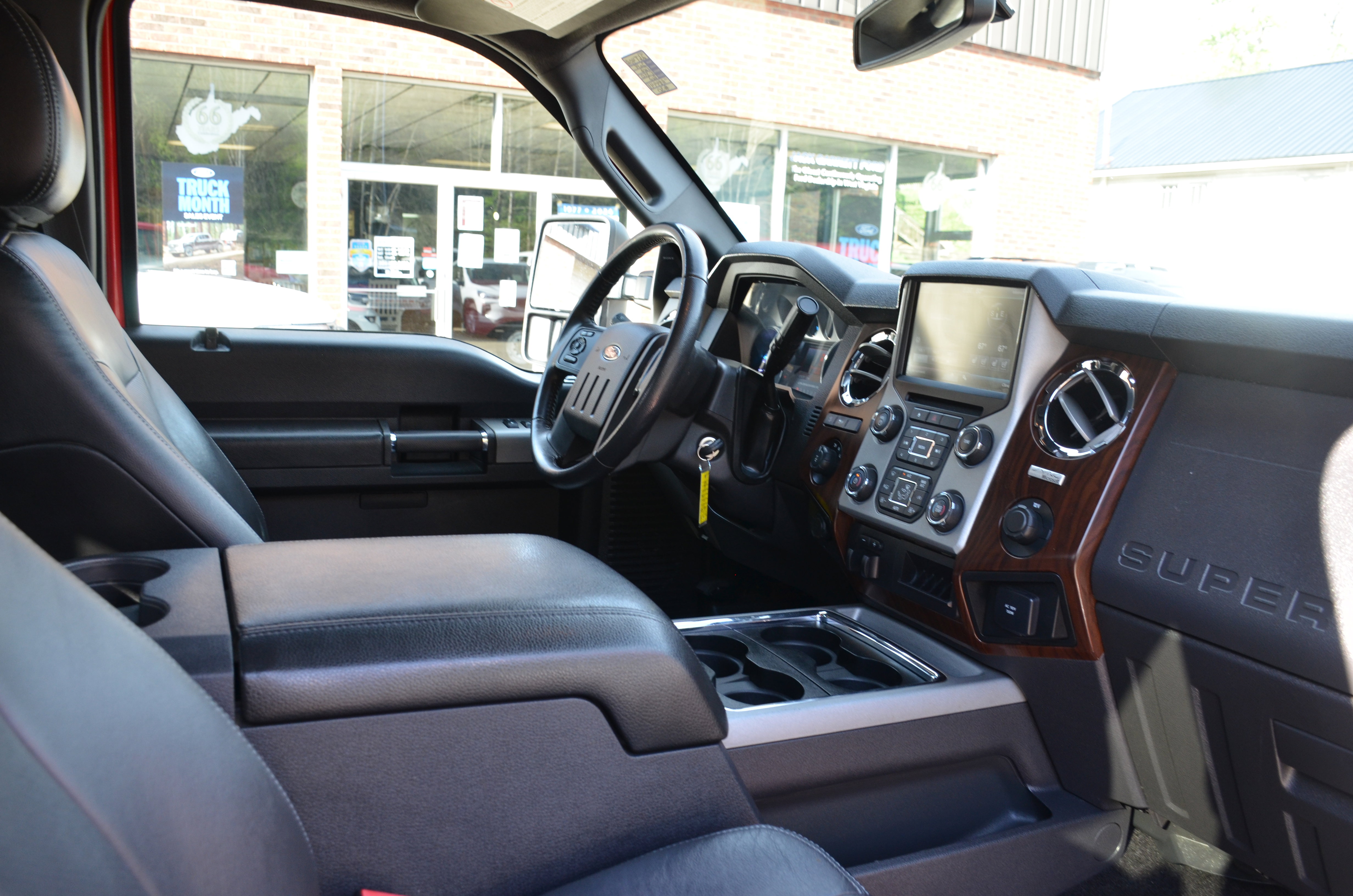 Used 2014 Ford F350 Lariat w/ Lariat Interior Package image 29