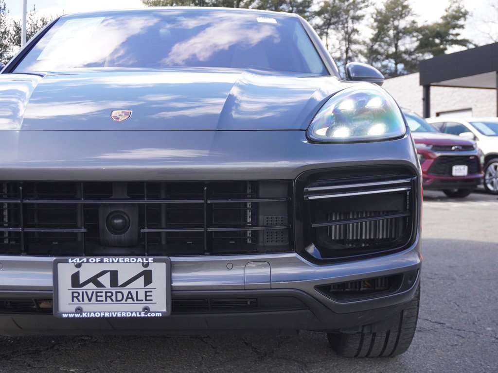 Used 2020 Porsche Cayenne Turbo image 16