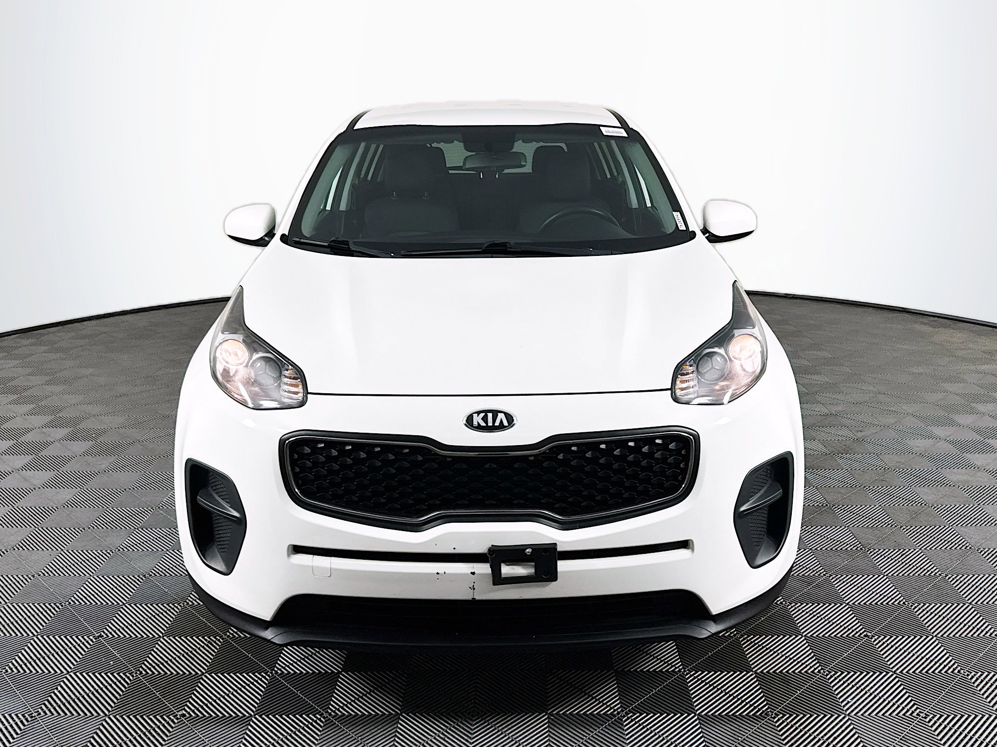 Used 2019 Kia Sportage LX image 2
