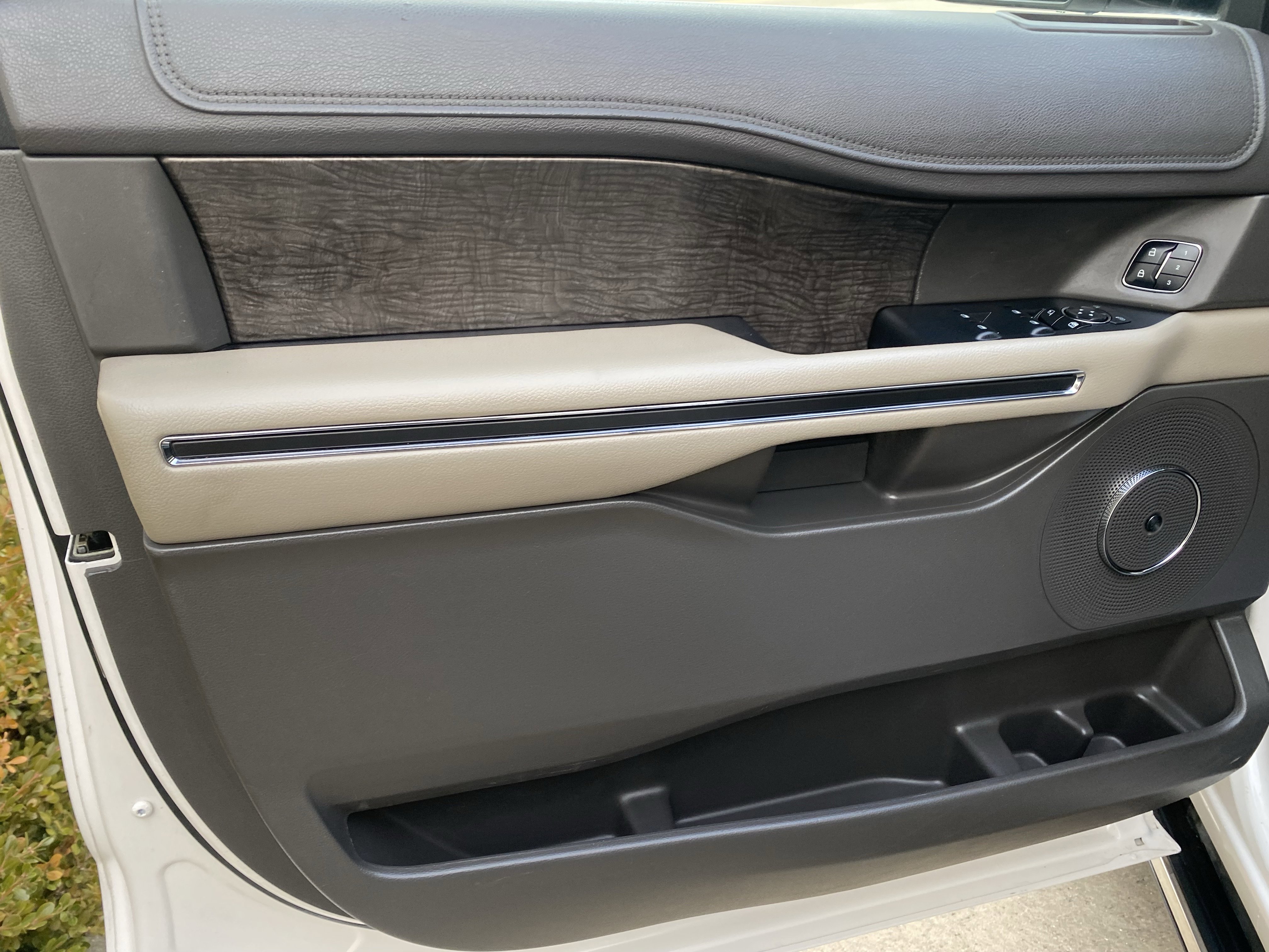 Used 2018 Ford Expedition Limited w/ Driver Assistance Package image 16