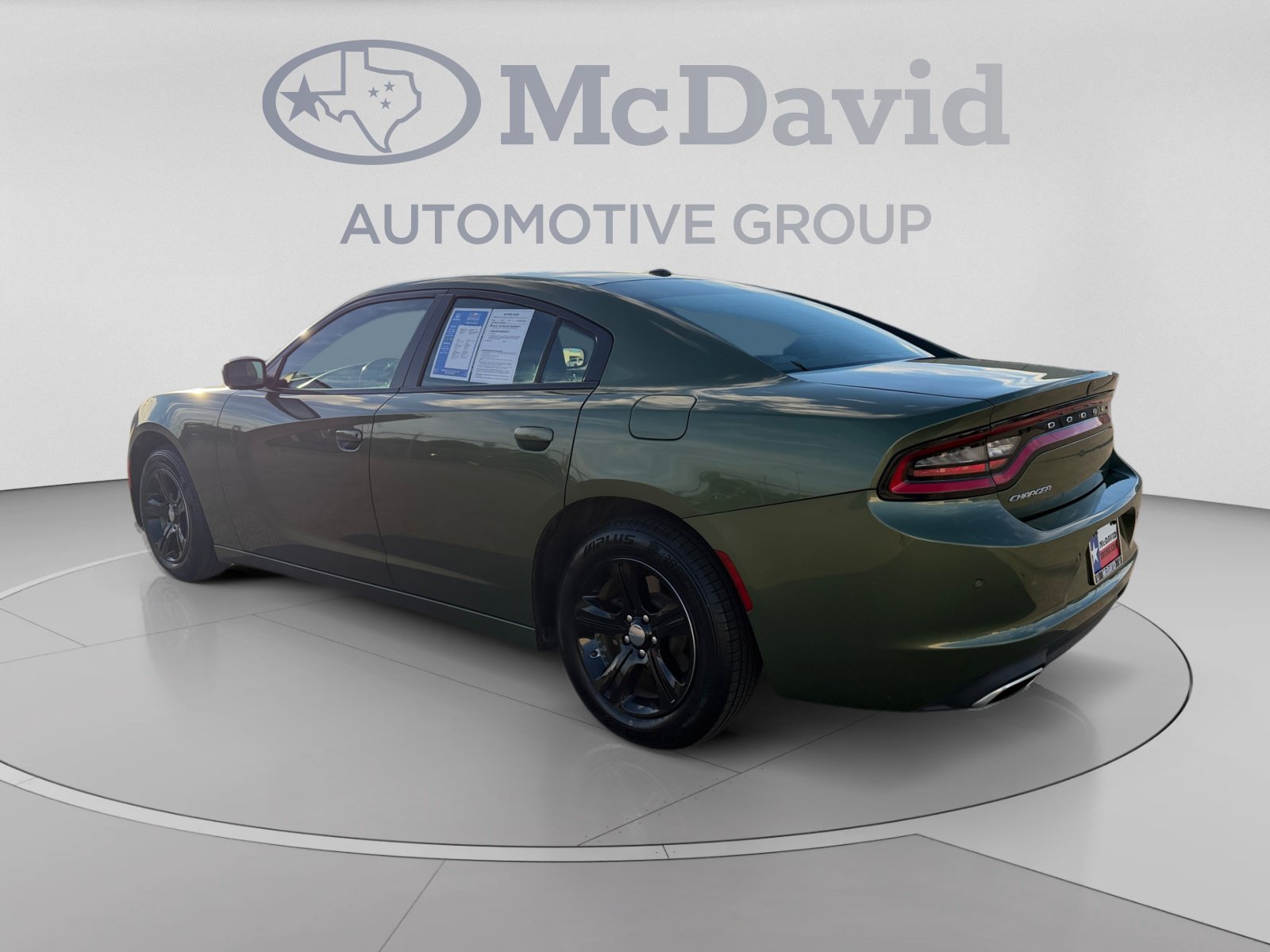 Used 2021 Dodge Charger SXT w/ Leather Interior Group RWD image 4