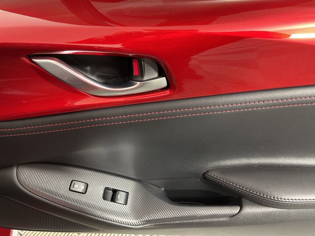 Used 2016 MAZDA MX-5 Miata Grand Touring image 16