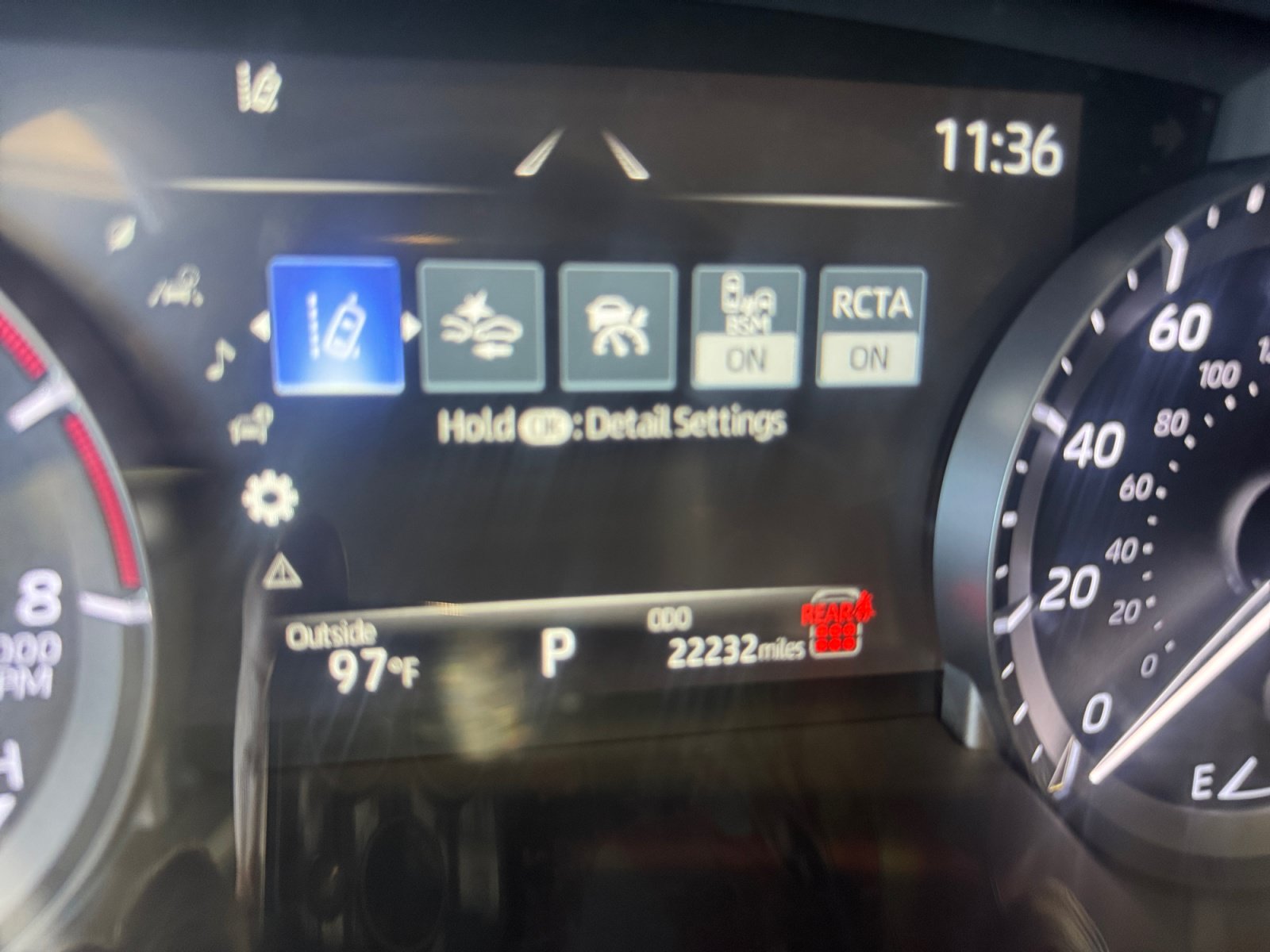 Used 2025 Toyota Highlander LE FWD image 11