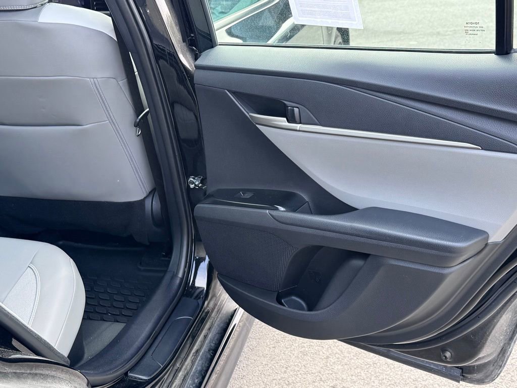 Used 2025 Toyota Camry SE FWD image 28