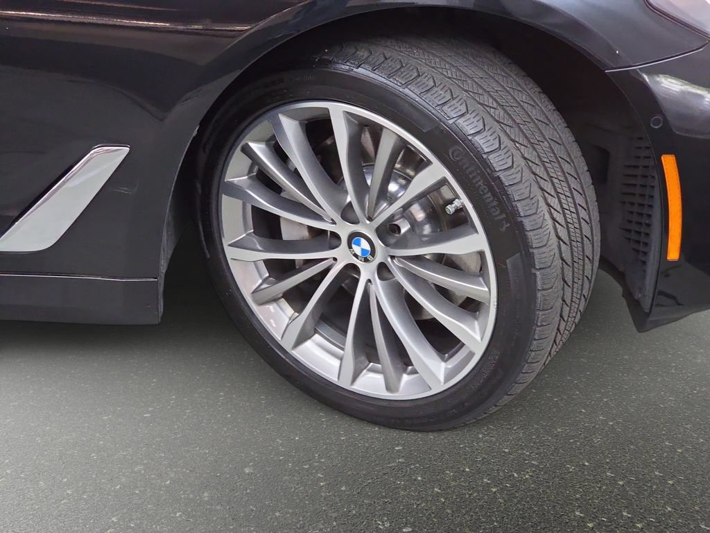 Used 2021 BMW 530e RWD image 33