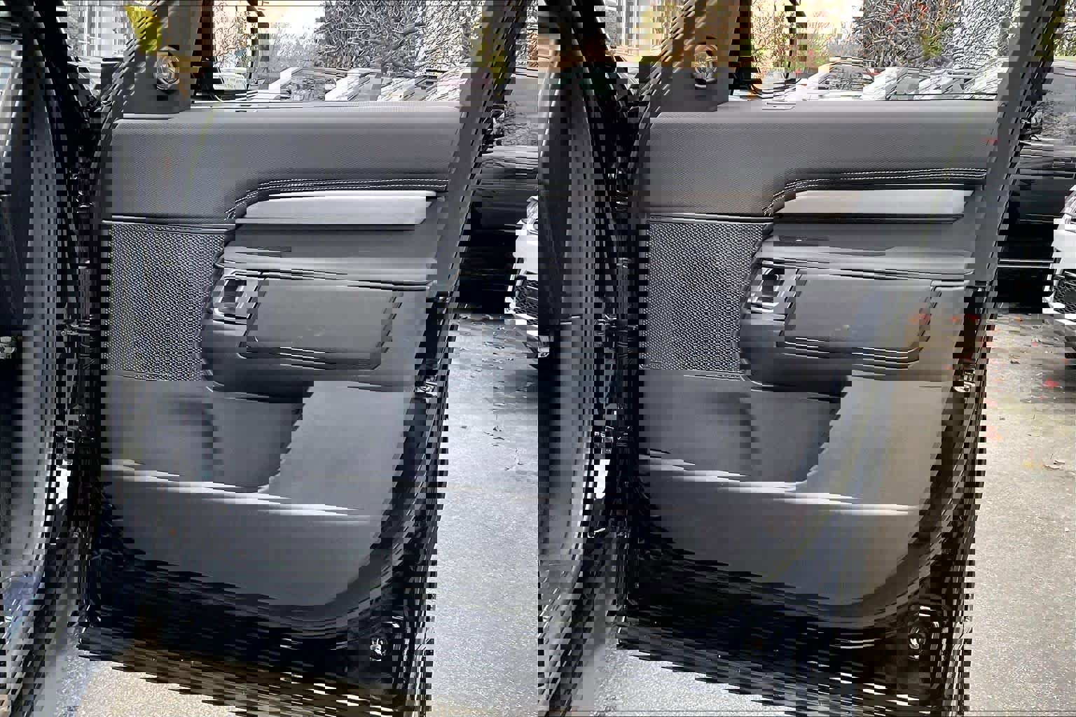 Used 2023 Land Rover Discovery S R-Dynamic image 26