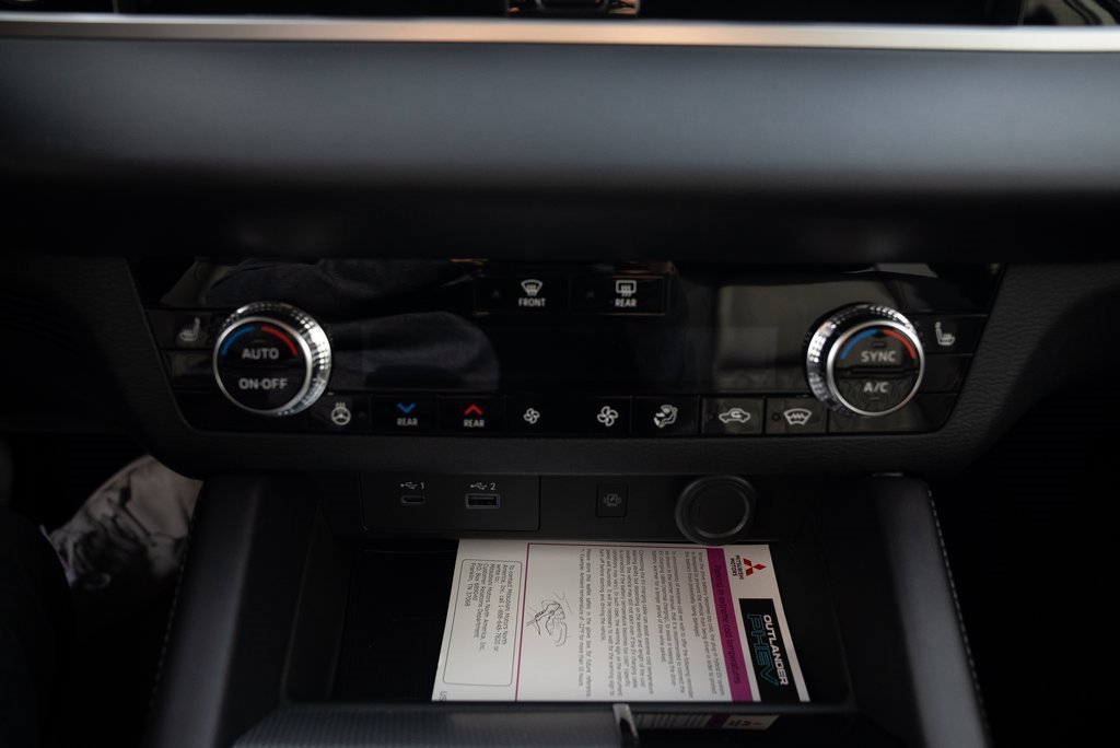 New 2025 Mitsubishi Outlander SEL image 15