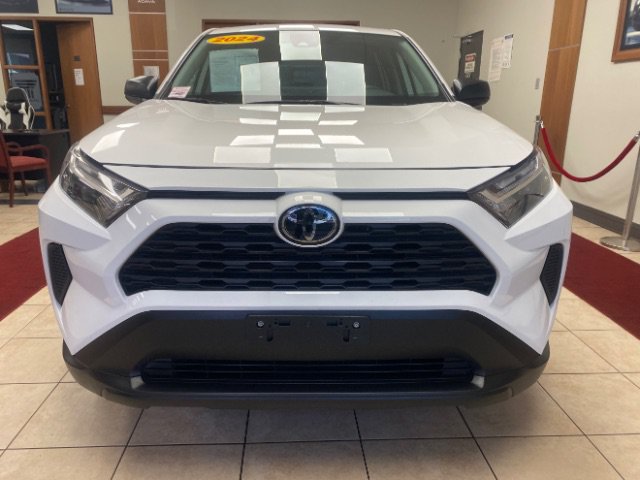 Used 2024 Toyota RAV4 LE AWD/4WD image 7