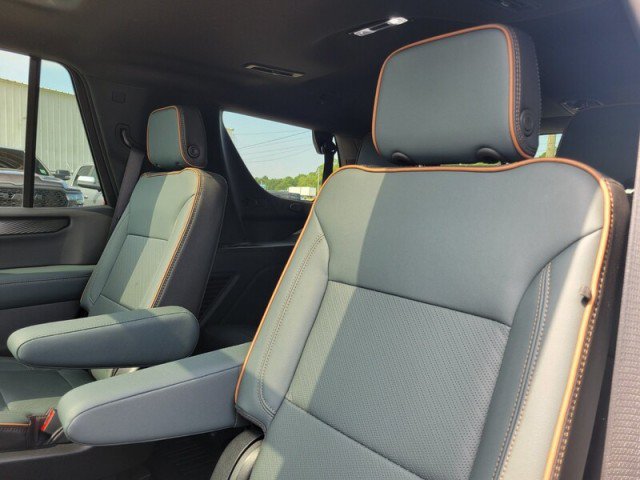 Used 2025 GMC Yukon AT4 w/ AT4 Premium Package AWD/4WD image 27