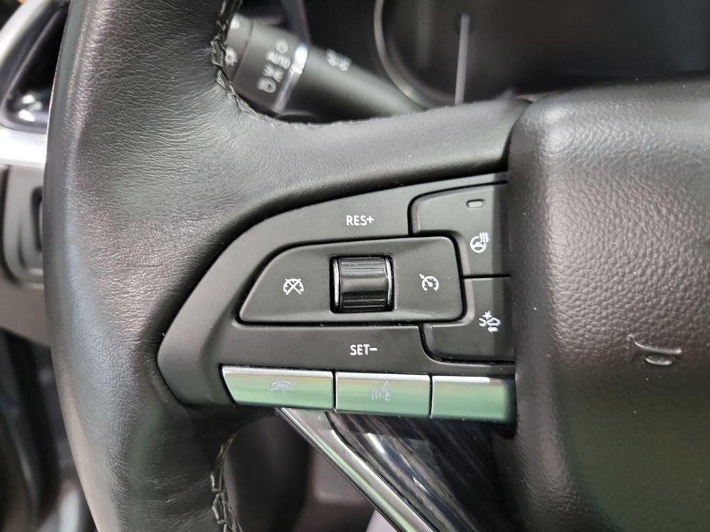 Used 2025 Cadillac XT6 Premium Luxury image 30