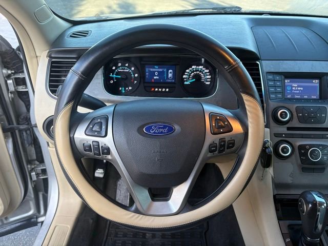 Used 2016 Ford Taurus SE FWD image 32