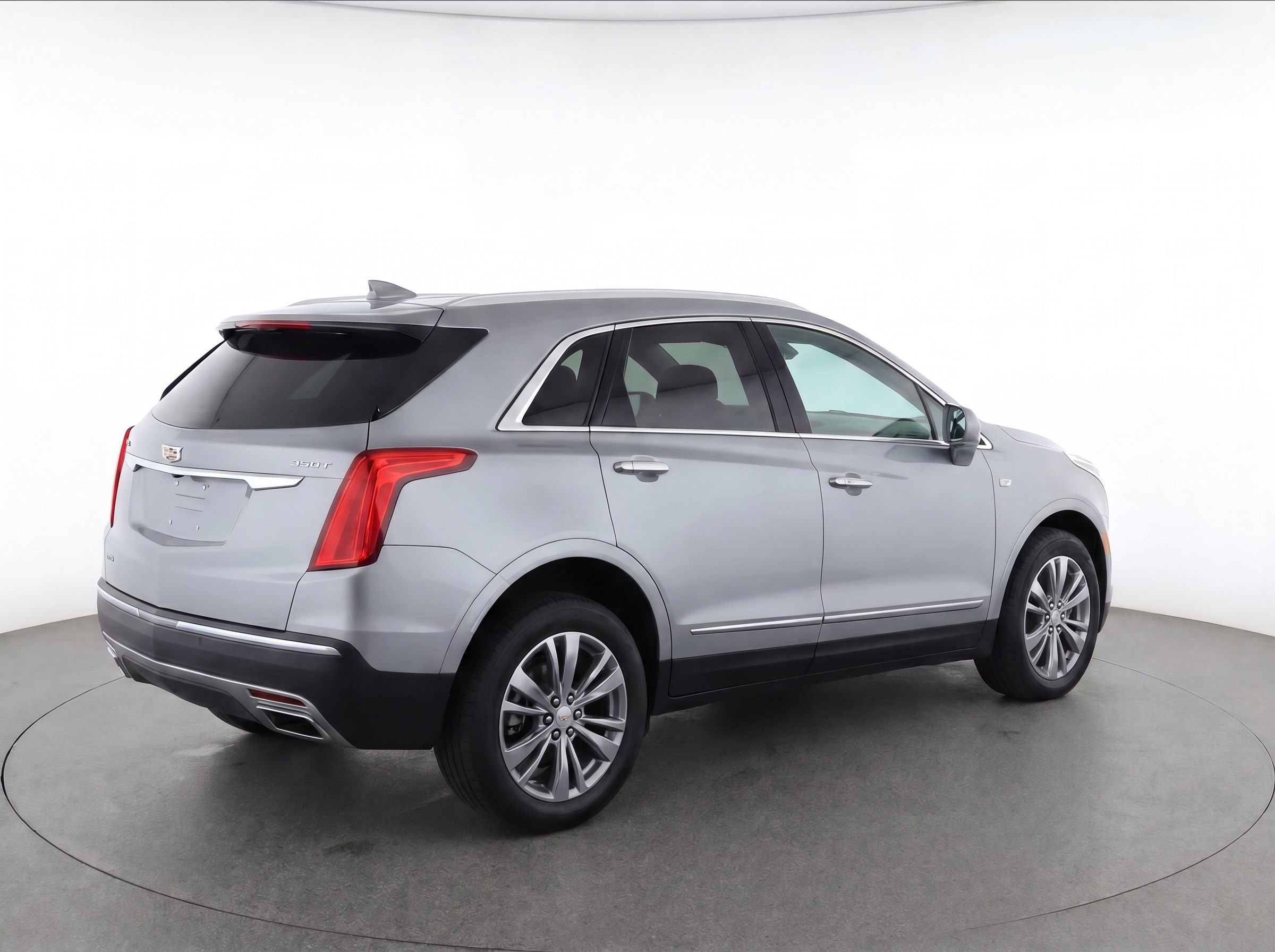 Certified 2024 Cadillac XT5 Premium Luxury FWD image 4