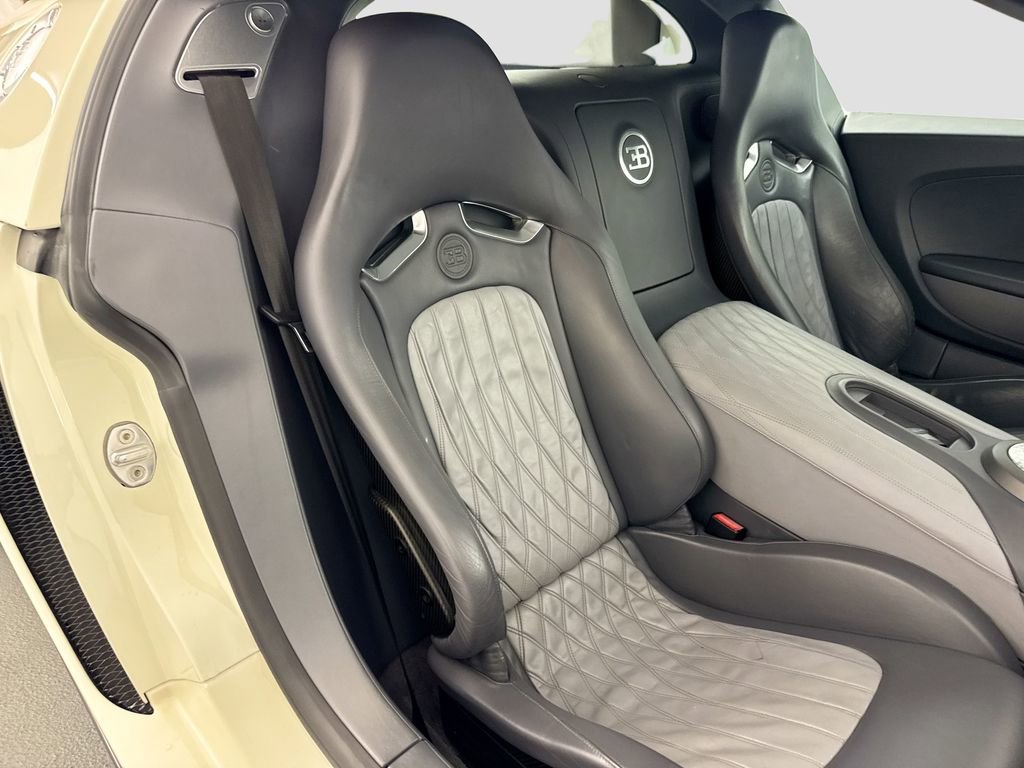 Used 2011 Bugatti Veyron AWD/4WD image 27