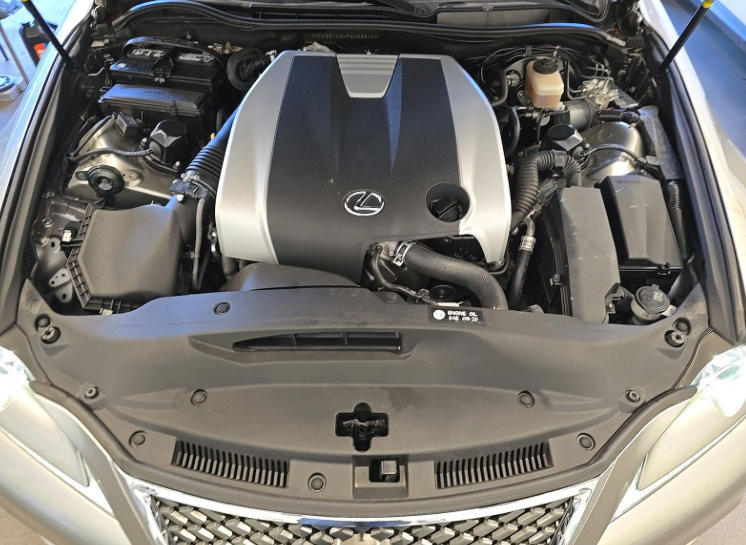 Used 2015 Lexus IS 350 w/ F-Sport Package RWD image 13