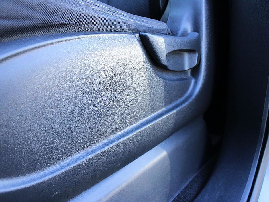 Used 2017 Nissan Titan SV image 12