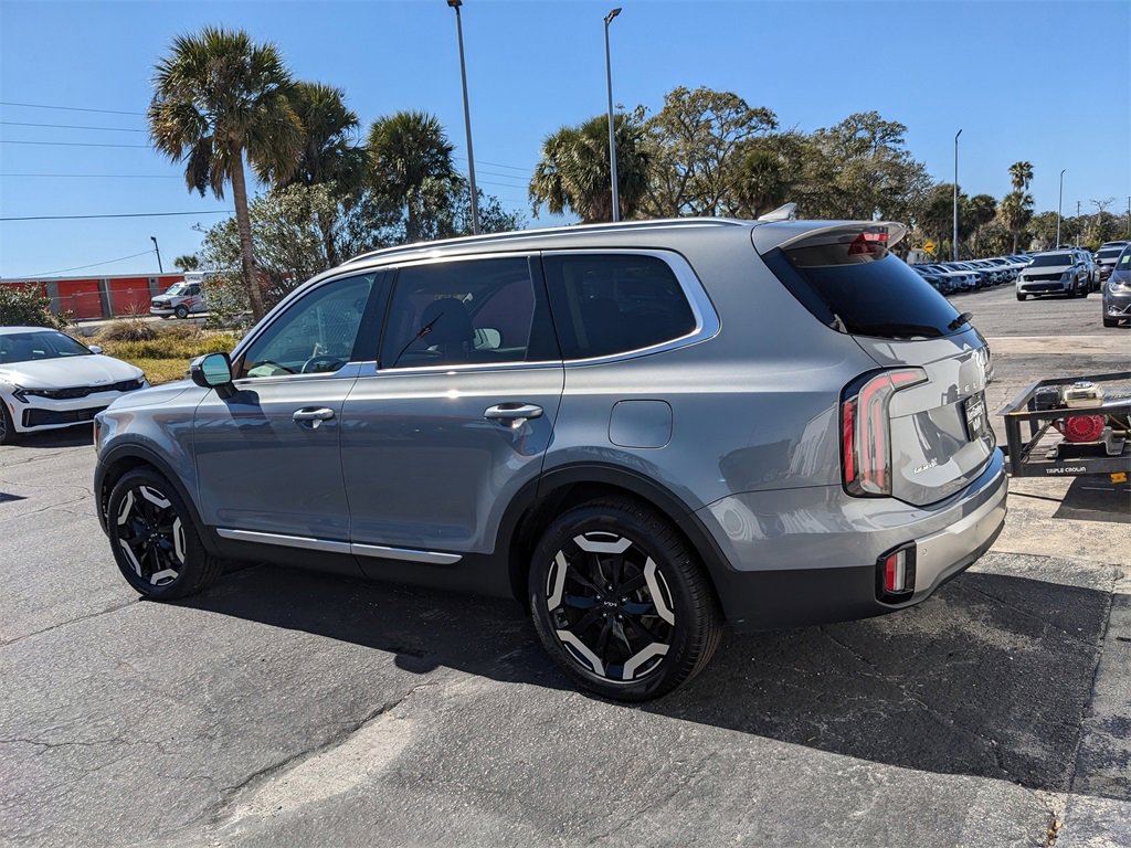 Certified 2025 Kia Telluride EX X-Line image 7