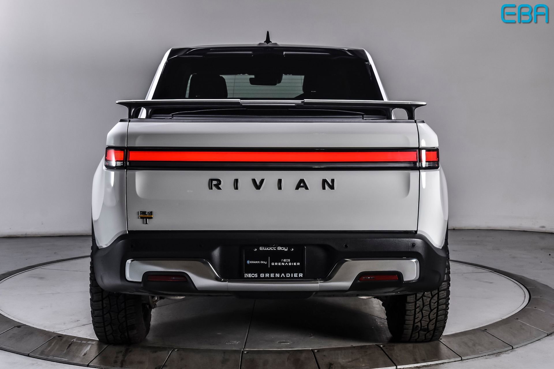 Used 2022 Rivian R1T Adventure AWD/4WD image 5