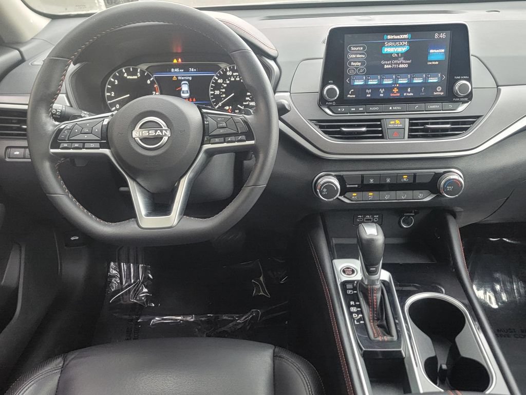 Used 2024 Nissan Altima 2.5 SR FWD image 15