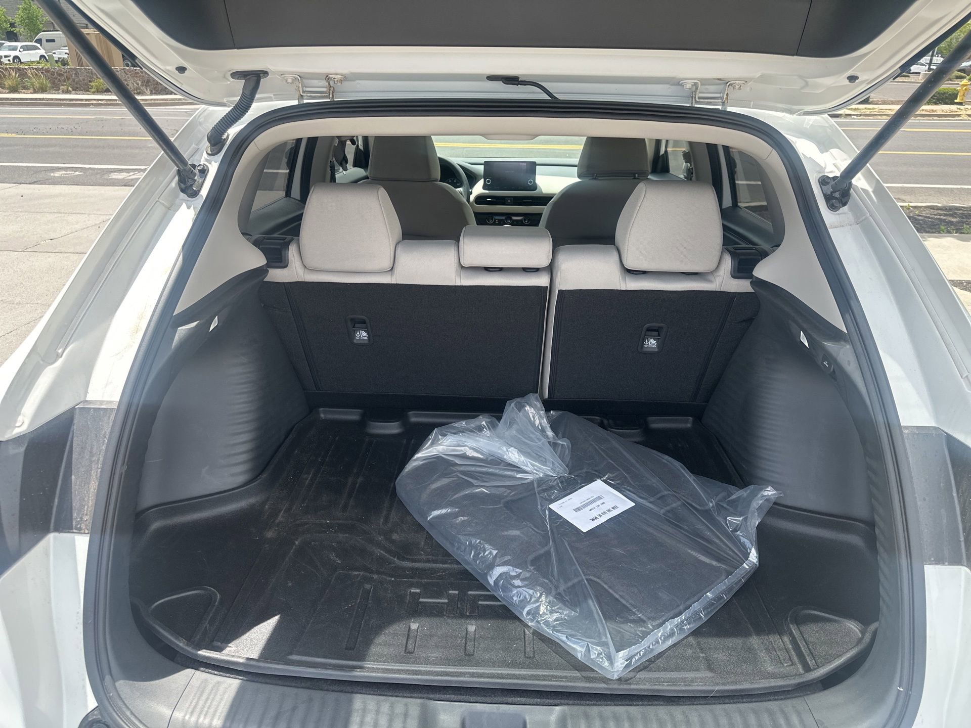Used 2025 Honda HR-V LX image 16