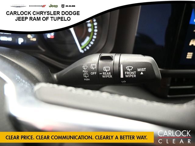 Used 2025 Jeep Wrangler Sahara image 16