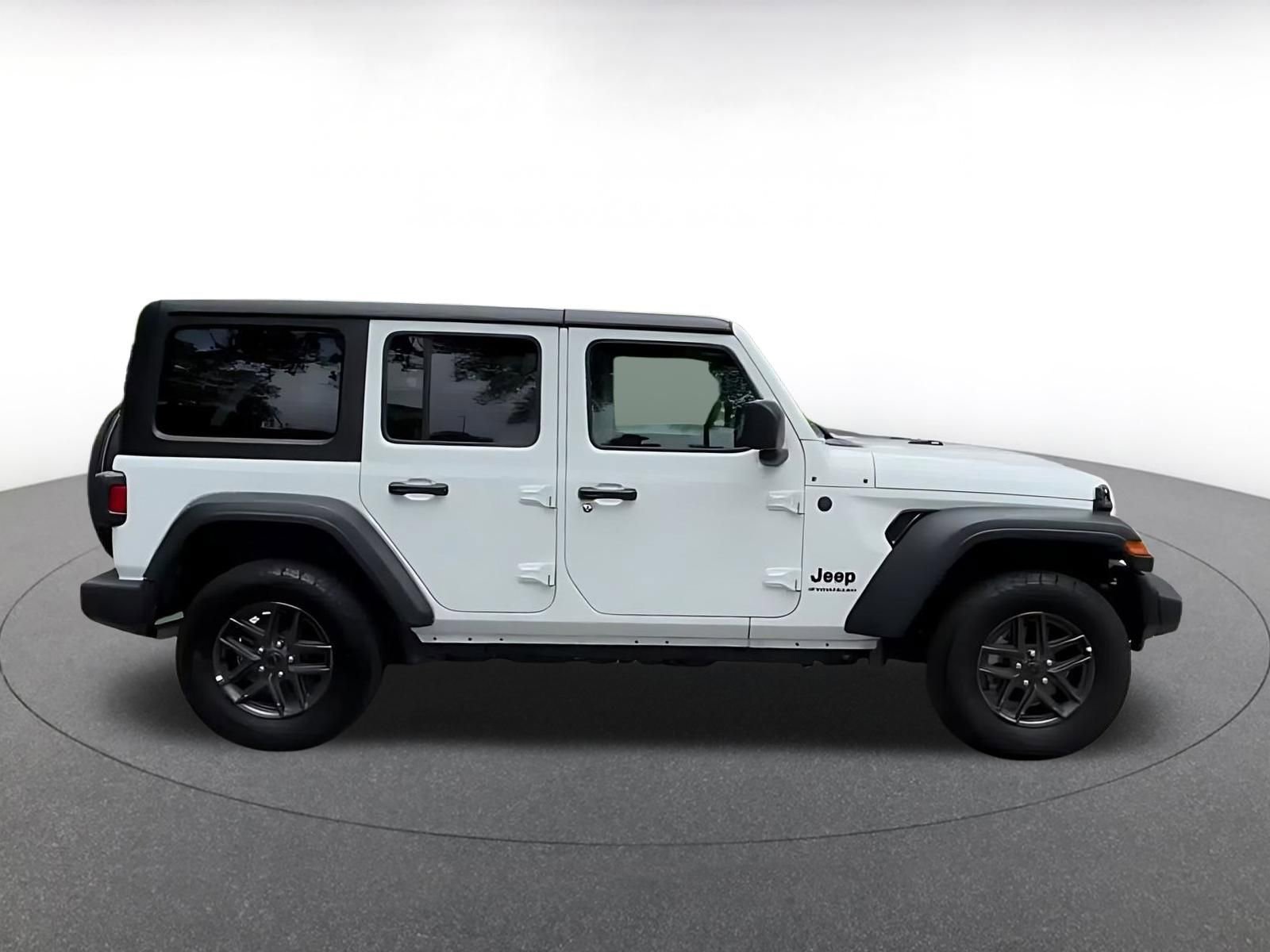 Used 2025 Jeep Wrangler Sport S image 16