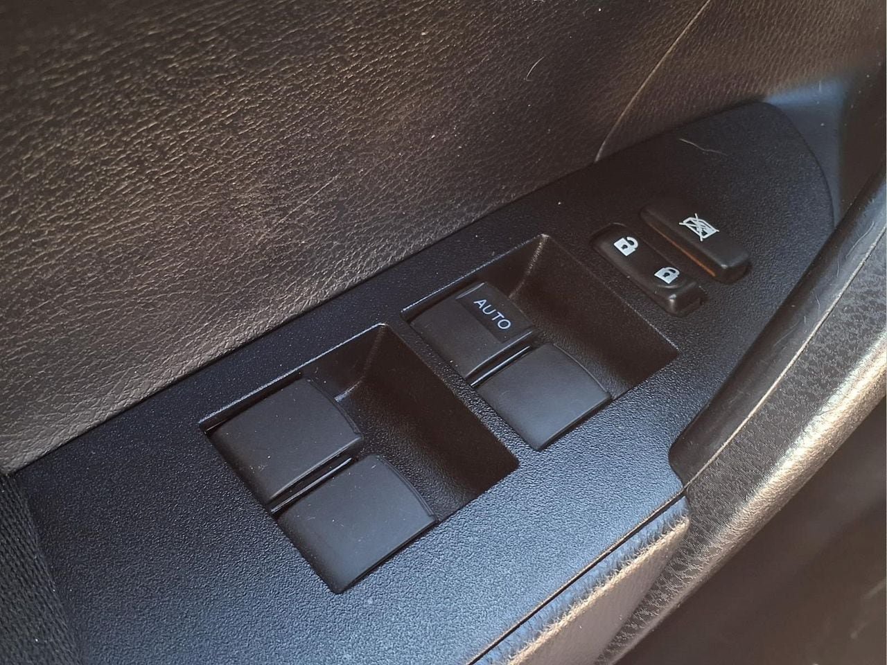Used 2014 Toyota Corolla L w/ Body Protection Package FWD image 24