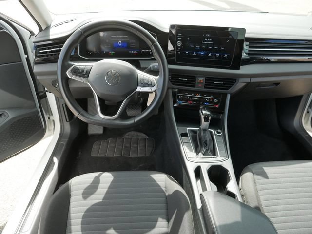 Certified 2025 Volkswagen Jetta S FWD image 21