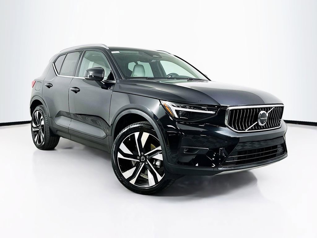 Used 2025 Volvo XC40 B5 Ultra w/ Protection Package AWD/4WD image 1