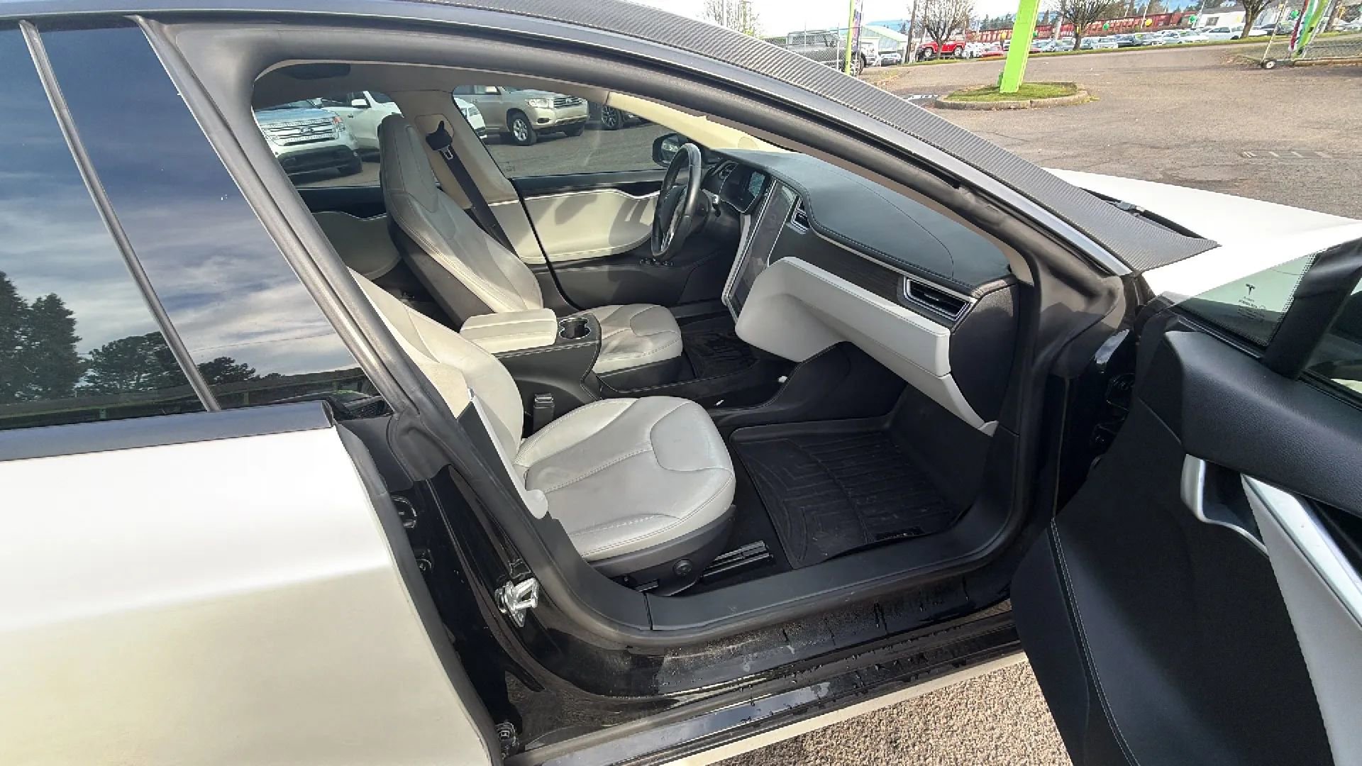 Used 2014 Tesla Model S 60 image 14