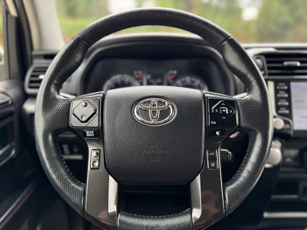 Used 2024 Toyota 4Runner TRD Off-Road Premium AWD/4WD image 17