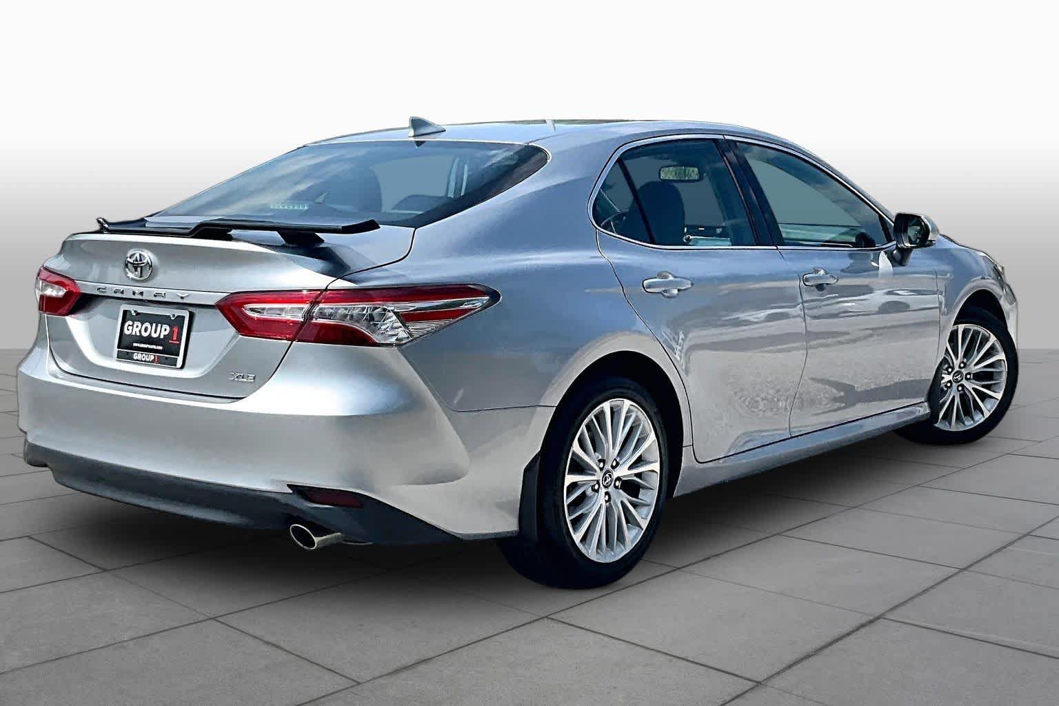 Used 2020 Toyota Camry XLE FWD image 13