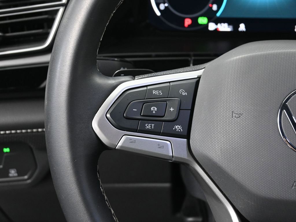 Used 2024 Volkswagen Atlas Cross Sport SE image 26