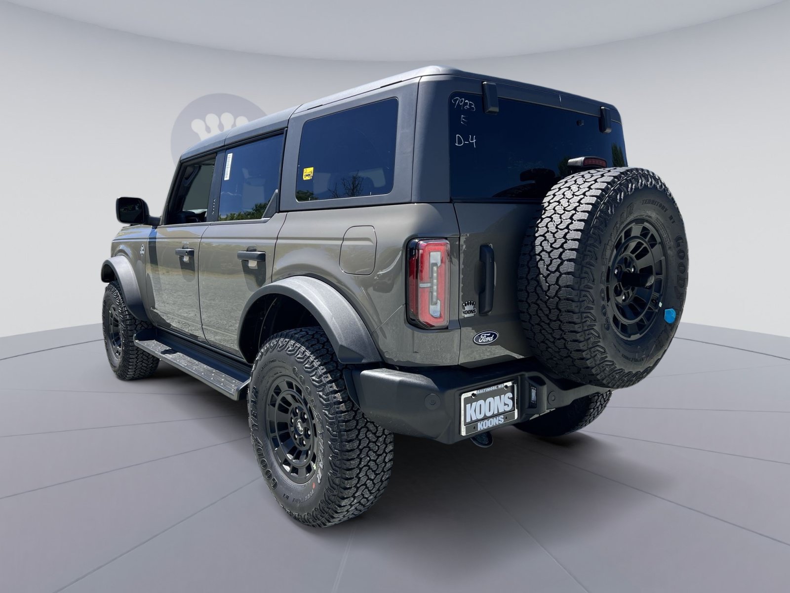 New 2026 Ford Bronco Outer Banks w/ Sasquatch Package AWD/4WD image 4