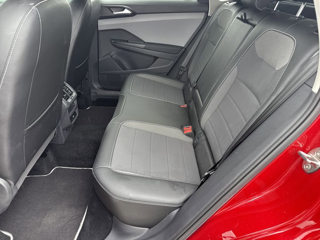 Used 2023 Volkswagen Taos SE image 23