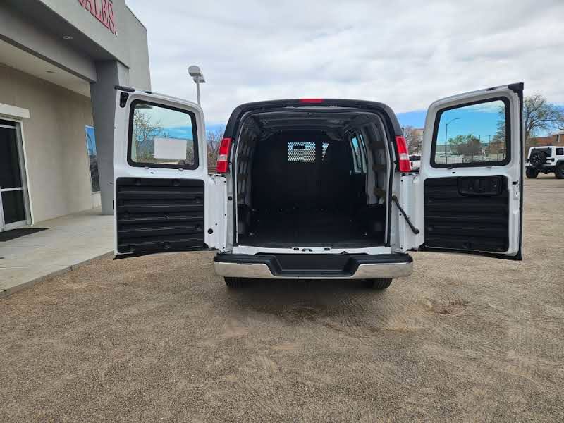 Used 2024 GMC Savana 2500 w/ Driver Convenience Package RWD image 10