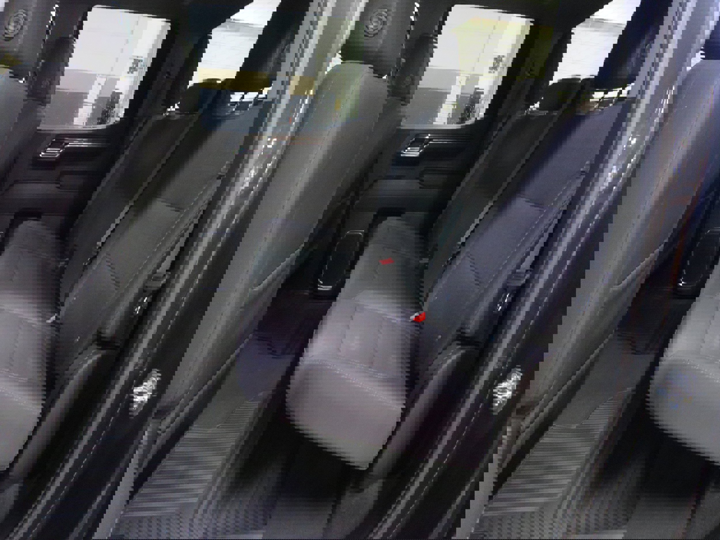 Used 2023 Chevrolet Silverado 1500 LT image 8